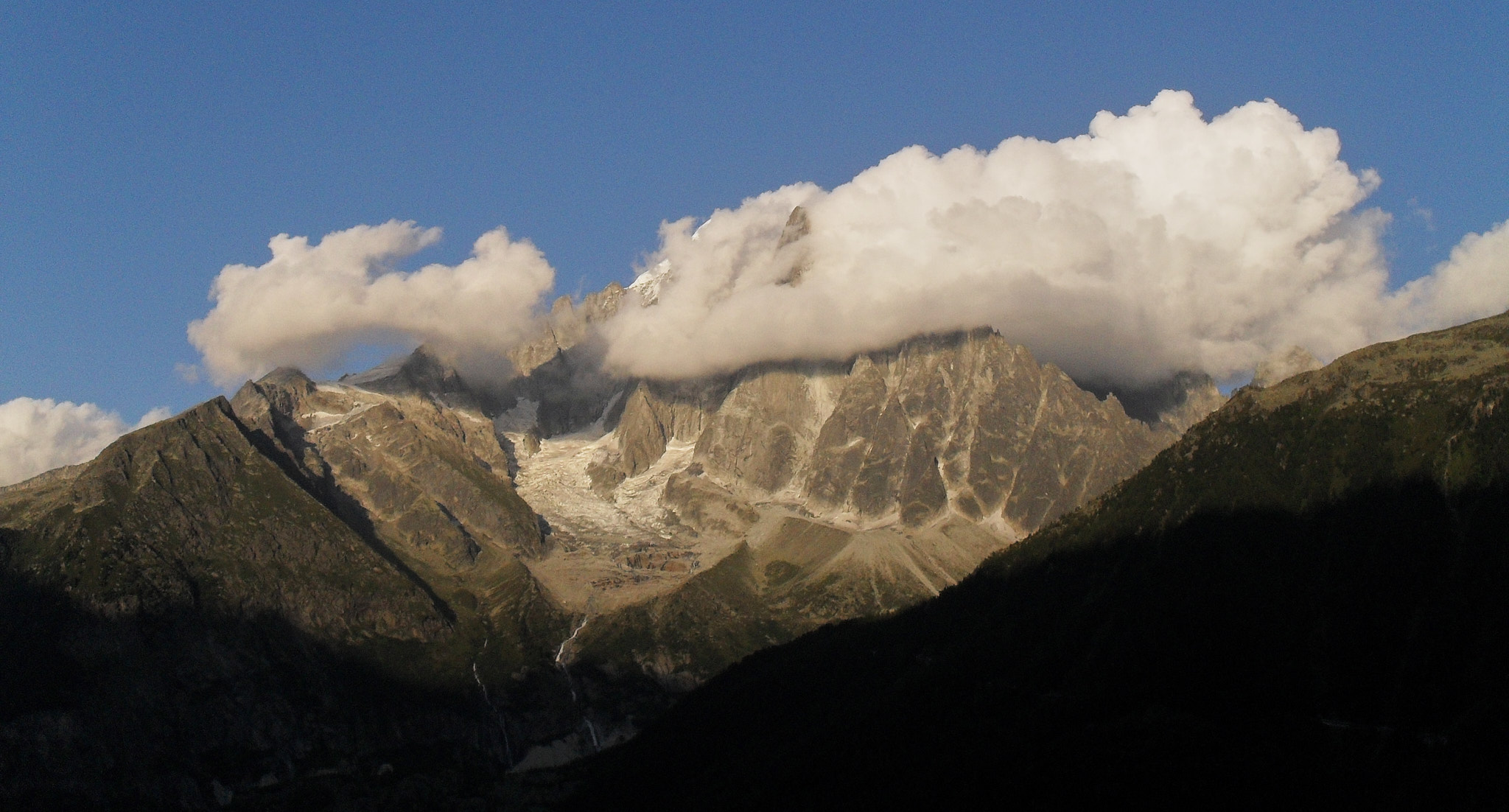 Chamonix - Samsung SL30 38-114 mm f/2.8-5.7 @ 49mm, f/10, 1/180s, ISO 100